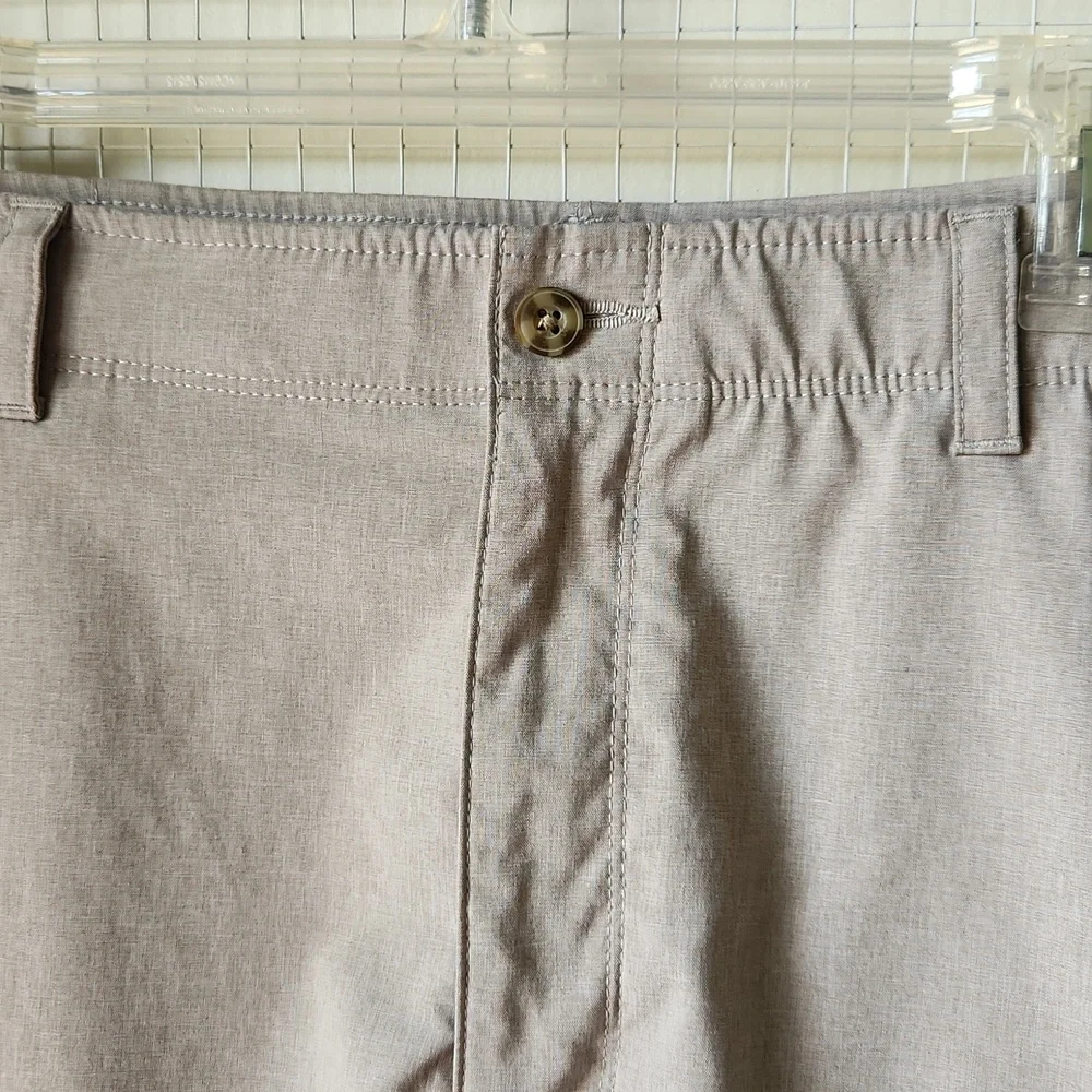 PGA Tour Shorts‎ Men's sz 38 tan golf